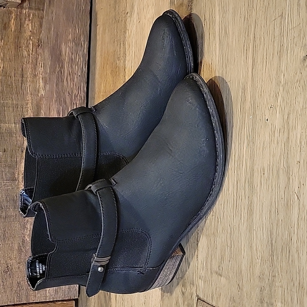 Diba ankle booties size 7 5